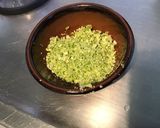 Une image de l'étape 2 de Marinade au miel, citron vert, échalote et baies (pour poissons et mollusques).