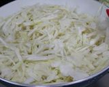 A picture of step 6 of Stir-Fried cabbage and onion with cumin.