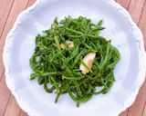 Hình bước làm 3 của món 🌱 Rau Ngón Biển (Salicorne) Xào Tỏi