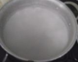 A picture of step 2 of Egg fried noodles.