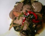 Foto langkah ke 2 dari resep Kangkung Bakso.