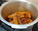 A picture of step 6 of Drumstick aloo curry.