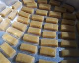 Foto langkah ke 2 dari resep Kastengel Simple Tanpa Oven.