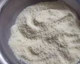 A picture of step 3 of Semolina Gulkand laddu.