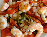 Foto del paso 13 de la receta: Ensalada de alubias blancas y langostinos