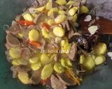 Foto langkah ke 6 dari resep Tumis Putren & Bakso.