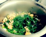 A picture of step 2 of Spinach mushroom soup.