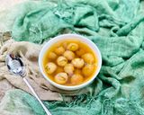 A picture of step 4 of Lotus Seed and Dried Longan Sweet Soup (Chè Hạt Sen Nhãn Nhục).