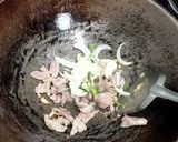 รูปขั้นตอนการทำที่ 2 ของ ข้าวผัดหมู