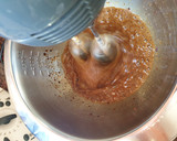 Foto del paso 2 de la receta: Bizcocho de aceite oliva, limón y anís