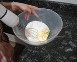 Foto del paso 3 de la receta: Pink magdalenas con relleno de choco blanco