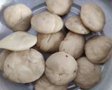A picture of step 2 of Mathri.