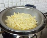 A picture of step 4 of White Sauce Pasta.