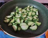 A picture of step 2 of Turai-Mushroom Curry.
