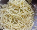 Foto del passaggio 3 della ricetta Nidi di tagliolini fritti con piselli e fonduta al gorgonzola