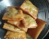 Foto langkah ke 4 dari resep Martabak Telor Isi Jagung.