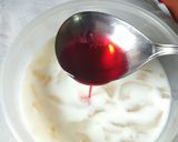 A picture of step 5 of Rose milk ice apple.