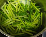 蒜炒蘆筍的食譜步驟2照片