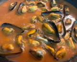 Foto del paso 3 de la receta: Tallarines con salsa picante de mejillones