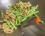 四季豆炒豆皮的食譜步驟3照片