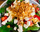 A picture of step 4 of Spinach and Mozzarella Salad.