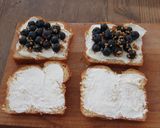 A picture of step 3 of Stuffed French Toast.