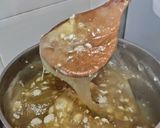 A picture of step 4 of Water Chestnut Cake.