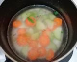 Foto langkah ke 2 dari resep Sayur Bening Bayam Simple.