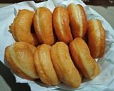Foto langkah ke 6 dari resep DONAT ANTI GAGAL tanpa ulen kalis.