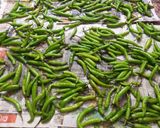 A picture of step 1 of Butter Chillies.