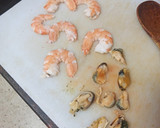 Foto del paso 6 de la receta: Arroz con pulpo, langostinos y mejillones