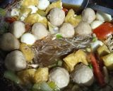 Foto langkah ke 6 dari resep Semur Tahu Bakso Soun.