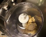 Une image de l'étape 1 de Sauce salade aux deux moutardes, melfor et aneth.