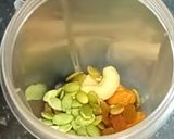 A picture of step 2 of Dryfruit banana milkshake - Energy drinks.