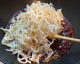 🇰🇷 🍤 Koreai csípős szárított tintahal csíkok (Ojingeochae Bokkeum, 오징어채 볶음) 🌶 recept fázis 5 fotója
