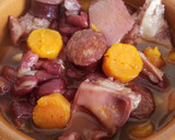 Foto del paso 2 de la receta: Alubias pintas con oreja y chorizo