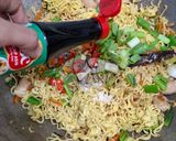 Foto langkah ke 4 dari resep Pancit Canton (Mie Goreng Philippines).