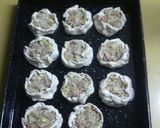 Foto del paso 6 de la receta: Canastitas de atún y cebolla con masa de harina integral