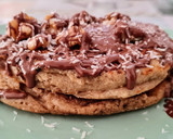 Foto del paso 3 de la receta: Tortitas de plátano, pera y avena, rellenas de kinder y castaña