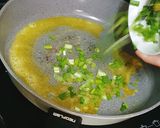 Hình bước làm 4 của món Bắp xào trứng thịt gà