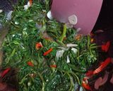 Foto langkah ke 5 dari resep Tumis Kangkung Sederhana.