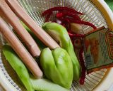 Foto langkah ke 1 dari resep Tumis Labu Siam Sosis.