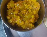 A picture of step 4 of Dudhi chana.