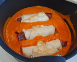 Foto del paso 8 de la receta: Rollitos de pollo y jamón en salsa de pimientos del piquillo