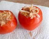 Foto del paso 4 de la receta: Tomate relleno de atún, acompaña con pasta fácil y placentera!