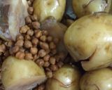 A picture of step 6 of Tangy Chatpati Masaledar Pani Puri.