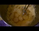 A picture of step 3 of Noreos Vaniila cupcake.