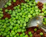 बड़ी मटर टमाटर की सब्जी (vadi matar tamatar ki sabzi recipe in Hindi) रेसिपी चरण 2 फोटो