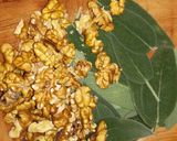 Foto del passaggio 1 della ricetta Si salvia chi può! - Pasta al ragù di salvia e noci🍃
