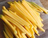 Hình bước làm 2 của món Gỏi Gà Xé Trộn Xoài